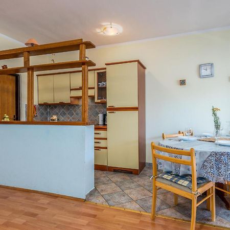 Beautiful Apartment In Pinezici With Wifi Экстерьер фото