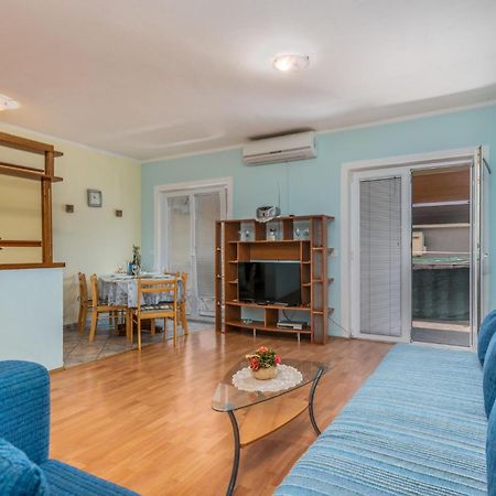 Beautiful Apartment In Pinezici With Wifi Экстерьер фото