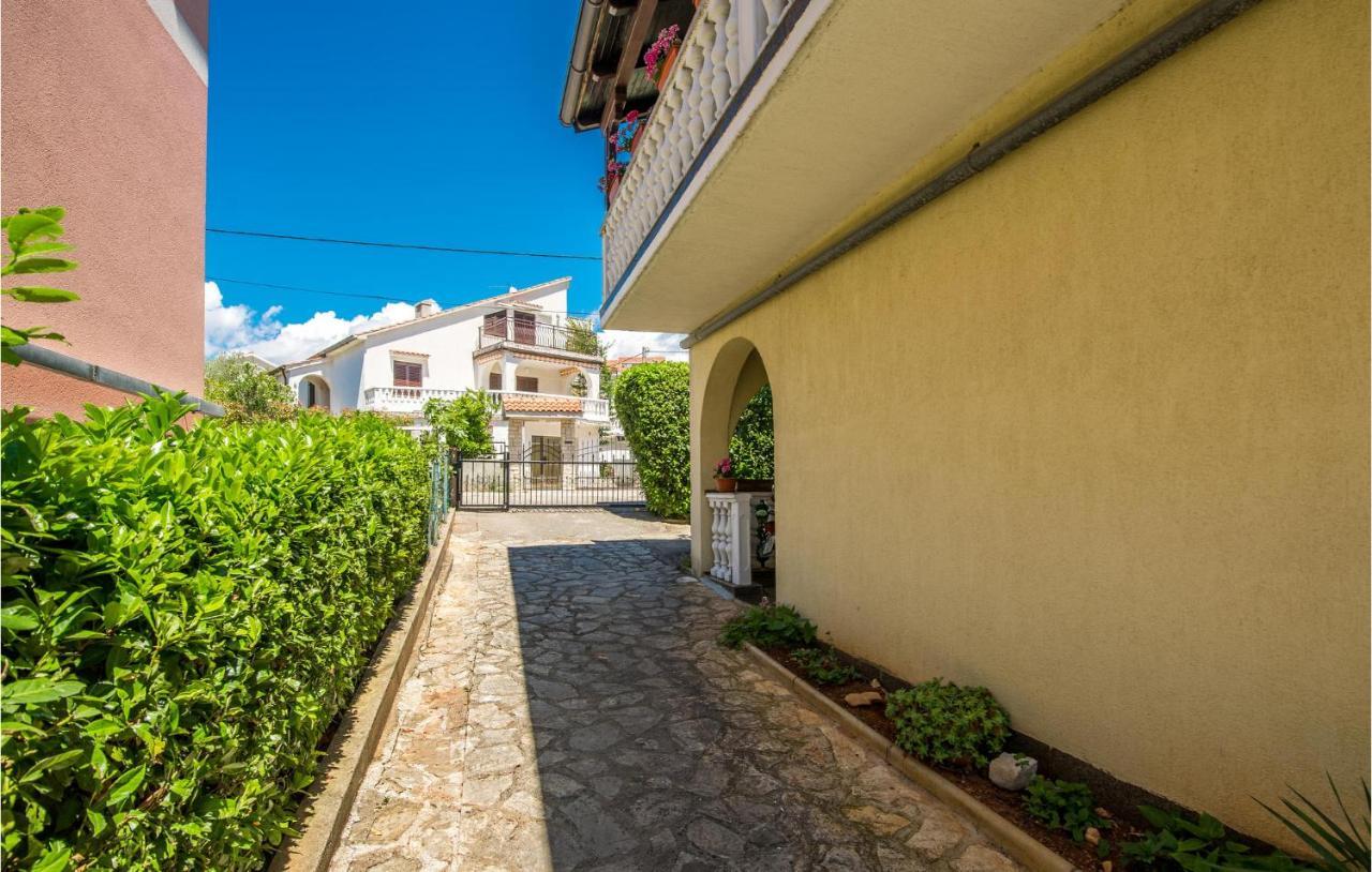 Beautiful Apartment In Pinezici With Wifi Экстерьер фото