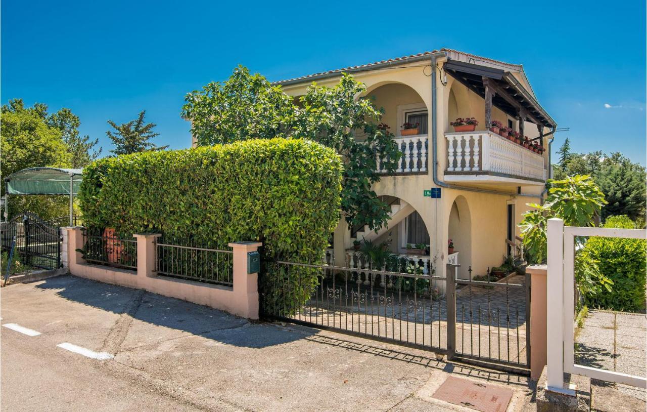 Beautiful Apartment In Pinezici With Wifi Экстерьер фото