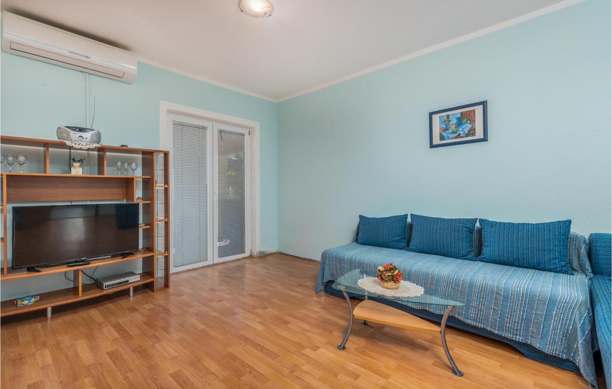 Beautiful Apartment In Pinezici With Wifi Экстерьер фото